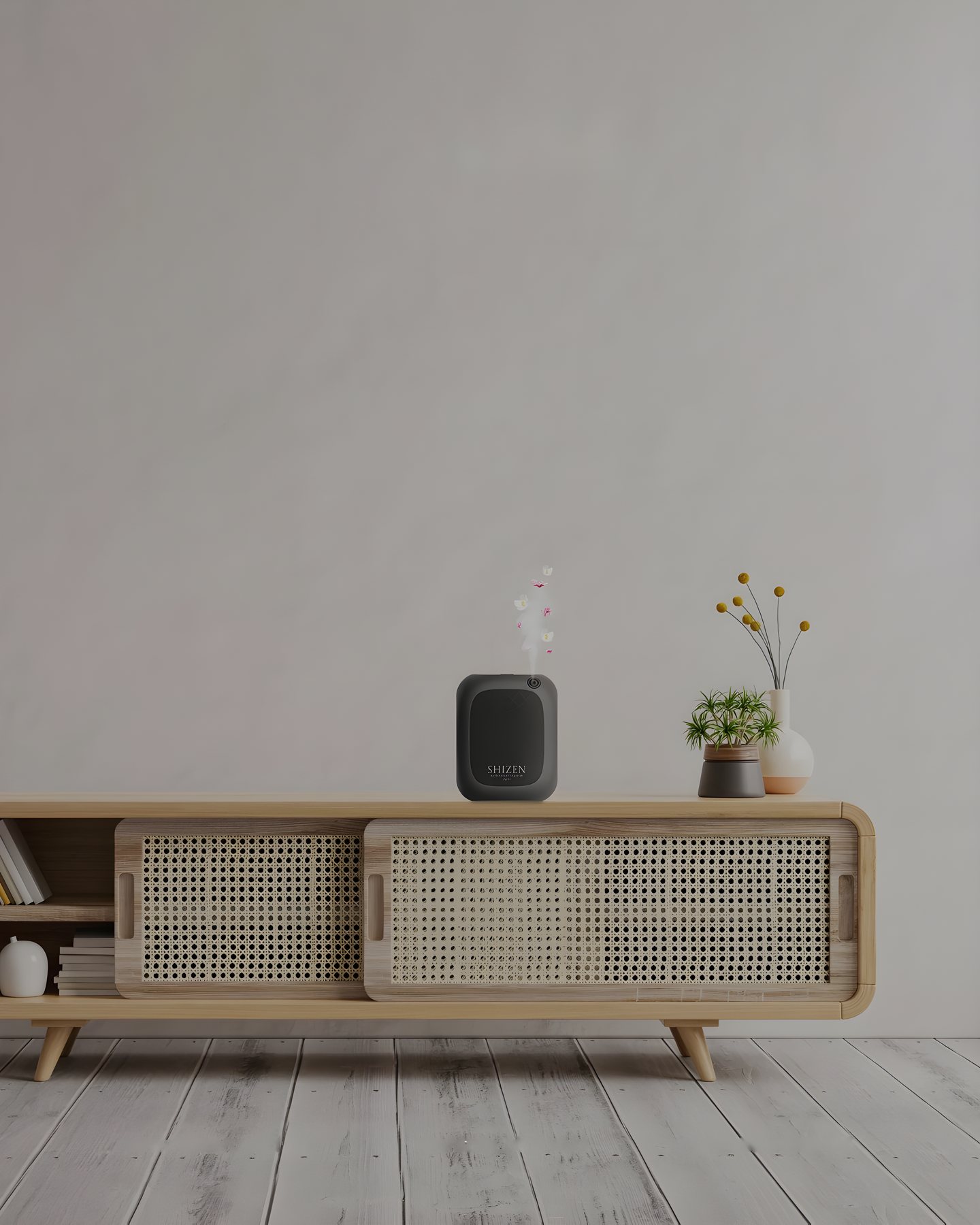 Diffuser meja Shizen di atas konsol kayu oak di ruang tamu yang terang